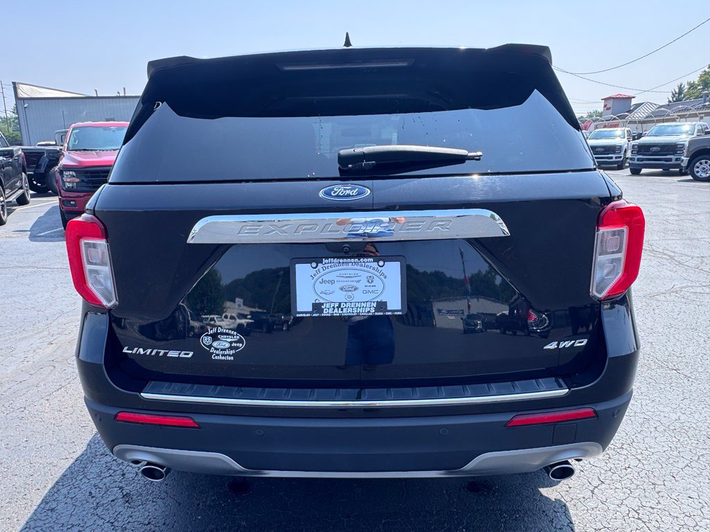 Used 2022 Ford Explorer Limited w/ Equipment Group 301A AWD/4WD image 8