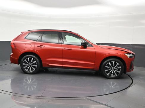 Used 2024 Volvo XC60 B5 Core AWD/4WD image 7