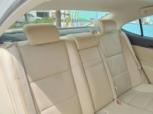 Used 2013 Lexus ES 350 w/ Luxury Pkg FWD image 35
