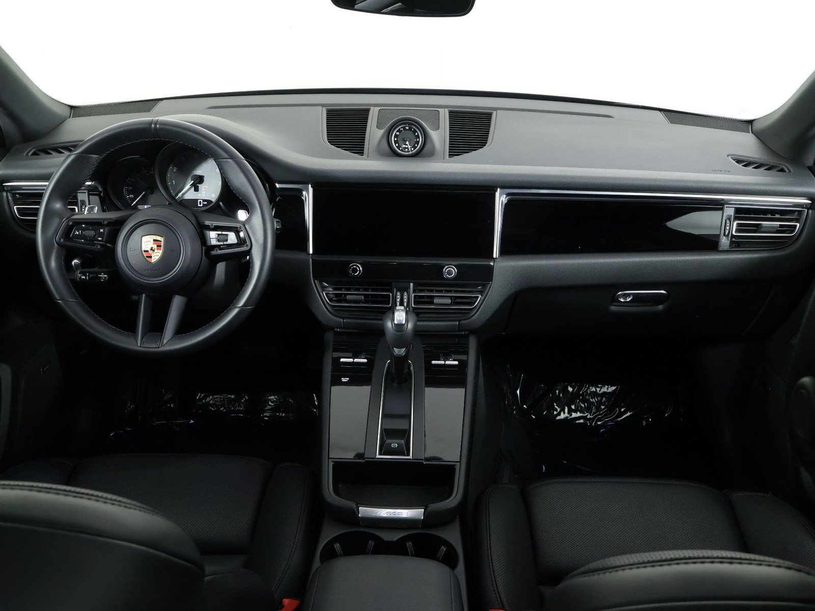 Certified 2024 Porsche Macan S AWD/4WD image 11