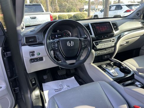 Used 2017 Honda Pilot Elite image 30