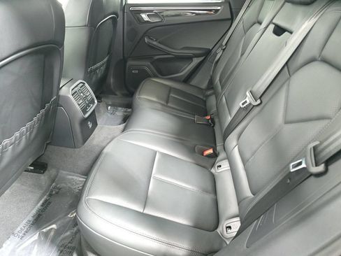 Certified 2026 Porsche Macan AWD/4WD image 24