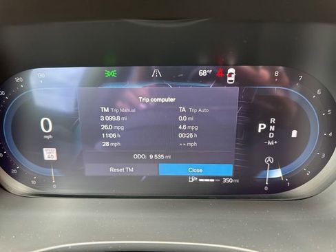 Certified 2025 Volvo XC60 B5 Plus AWD/4WD image 24