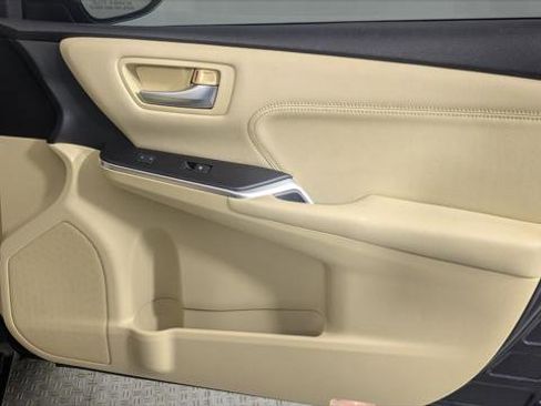 Used 2016 Toyota Camry XLE image 21