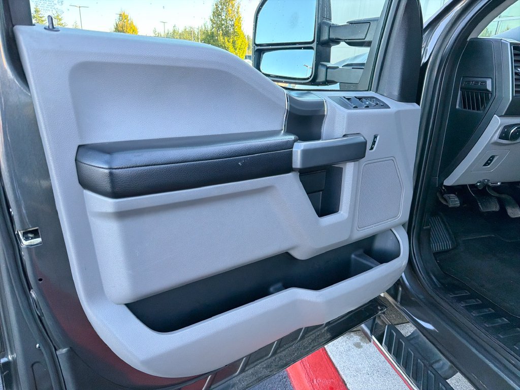 Used 2017 Ford F150 XLT w/ Equipment Group 302A Luxury AWD/4WD image 10
