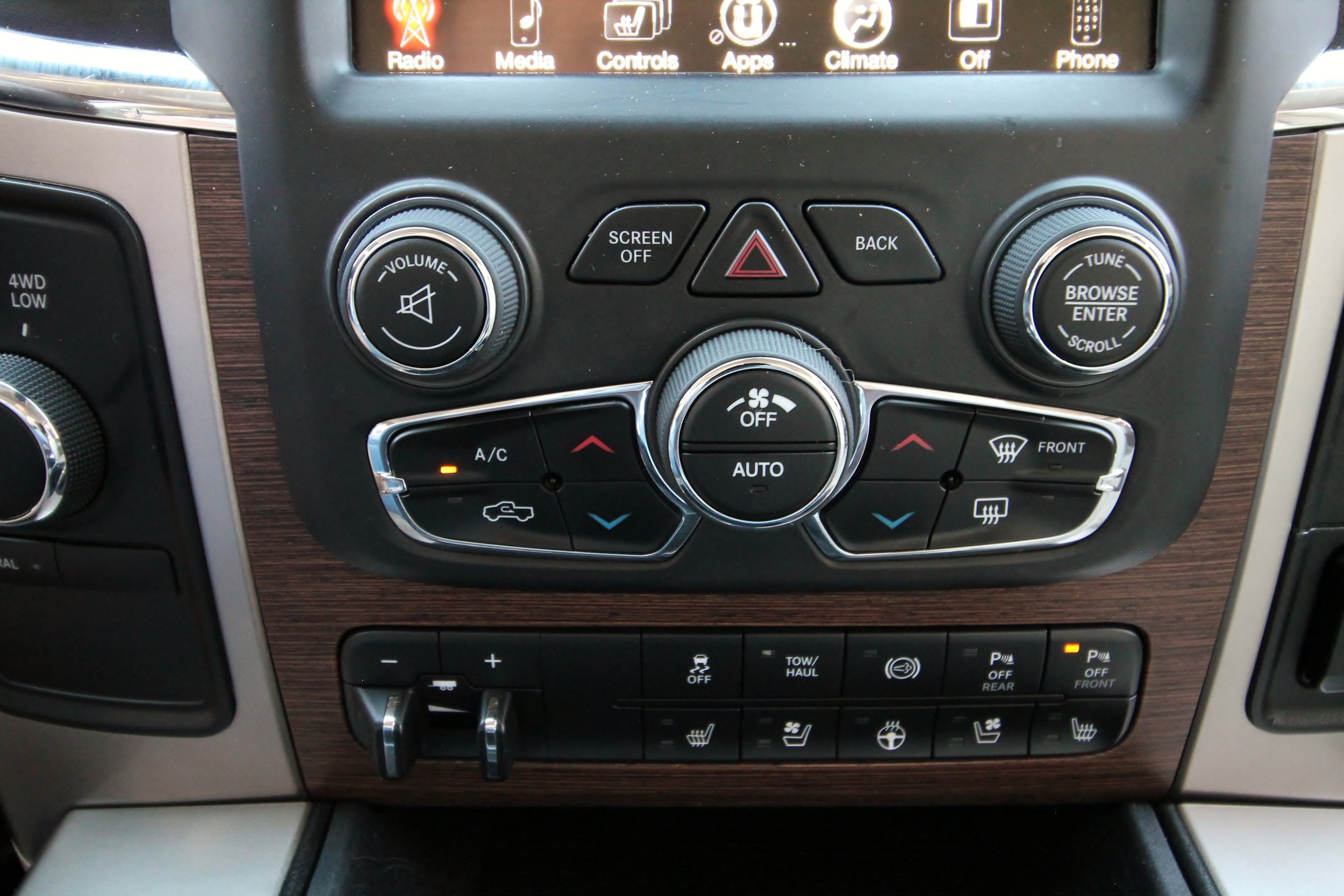 Used 2017 RAM 2500 Laramie w/ Protection Group AWD/4WD image 31