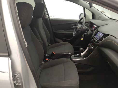 Used 2022 Chevrolet Trax LS w/ Tint and Cruise Package FWD image 21