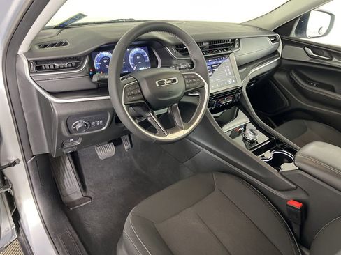 Used 2023 Jeep Grand Cherokee L Laredo w/ Trailer Tow Group (B) image 2