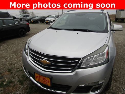 Used 2016 Chevrolet Traverse LT image 8