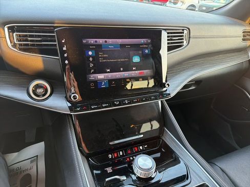 Used 2024 Jeep Wagoneer Series II image 11