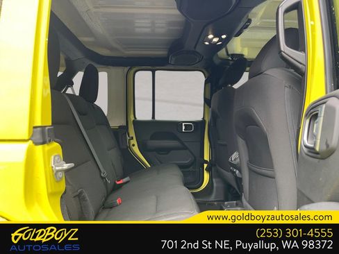 Used 2023 Jeep Wrangler Sahara image 14