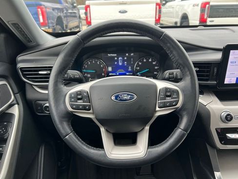 Used 2021 Ford Explorer XLT w/ Equipment Group 202A image 39