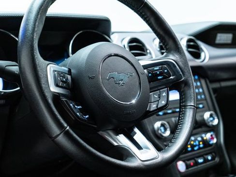 Used 2017 Ford Mustang GT RWD image 25