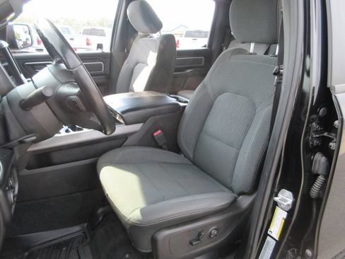 Used 2019 RAM 1500 Big Horn AWD/4WD image 16