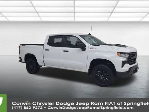 Used 2024 Chevrolet Silverado 1500 LT Trail Boss w/ Convenience Package II image 2