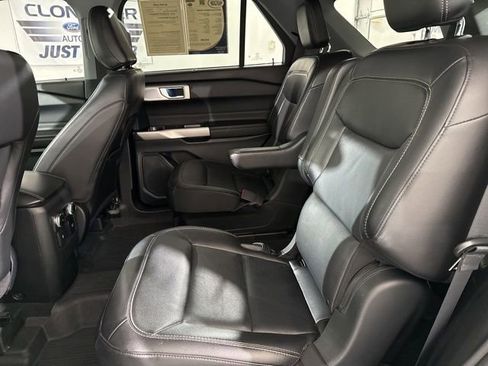 Used 2023 Ford Explorer Limited w/ Limited Technology Package image 19