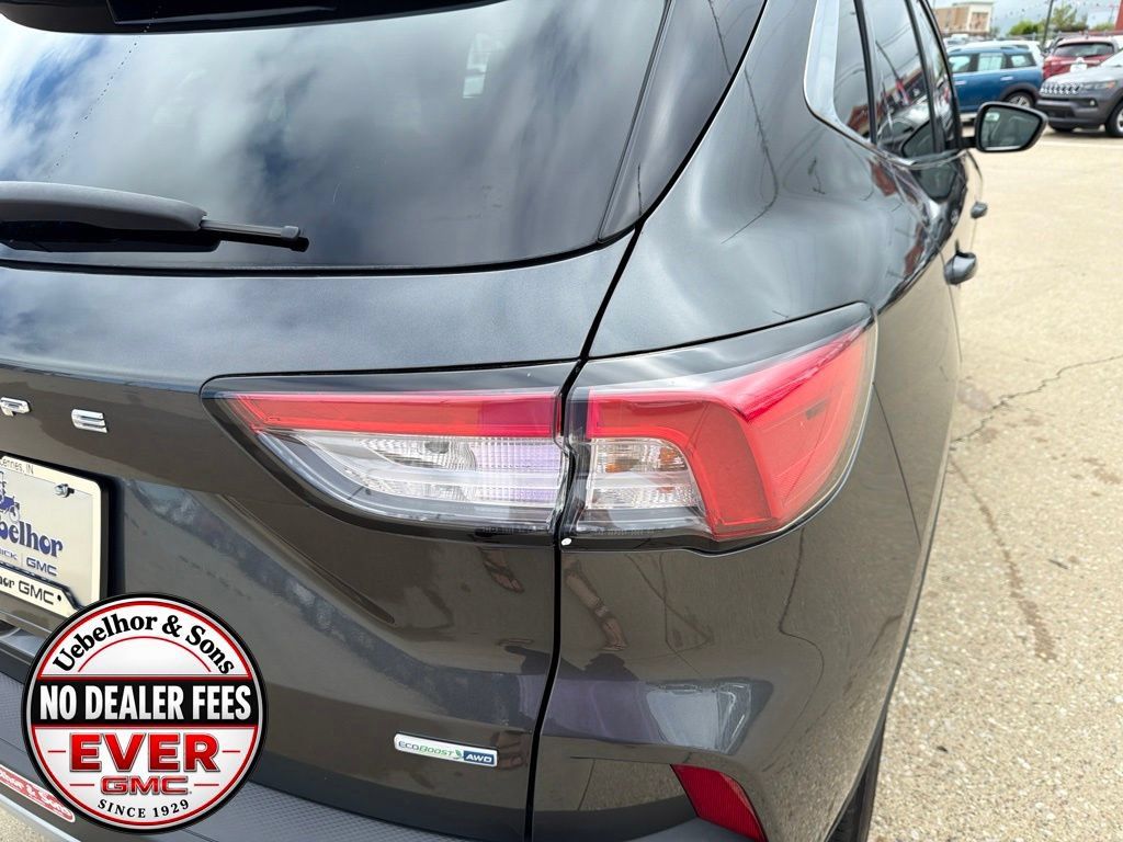 Used 2020 Ford Escape Titanium AWD/4WD image 6