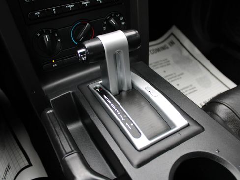 Used 2006 Ford Mustang GT image 18