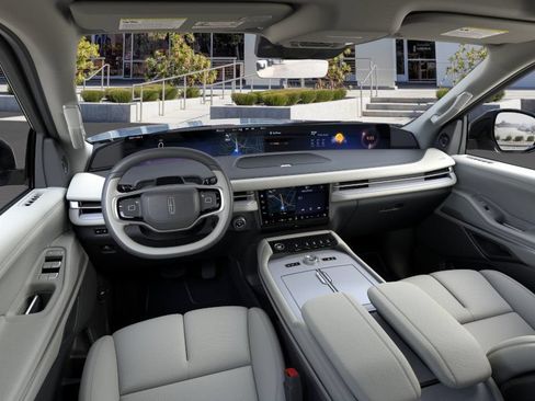 New 2026 Lincoln Navigator L Reserve AWD/4WD image 9