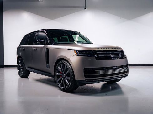 Used 2024 Land Rover Range Rover SV AWD/4WD image 12