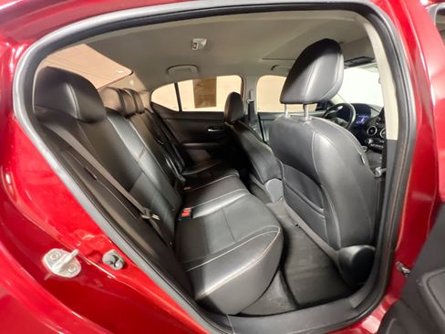 Used 2022 Nissan Sentra SR w/ SR Premium Package FWD image 33