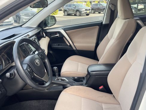 Used 2015 Toyota RAV4 XLE AWD/4WD image 5