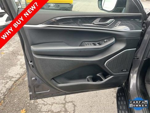 Used 2024 Jeep Grand Cherokee Trailhawk image 24