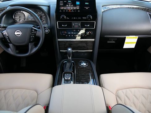 Used 2024 Nissan Armada Platinum w/ Captain's Chairs Package RWD image 11