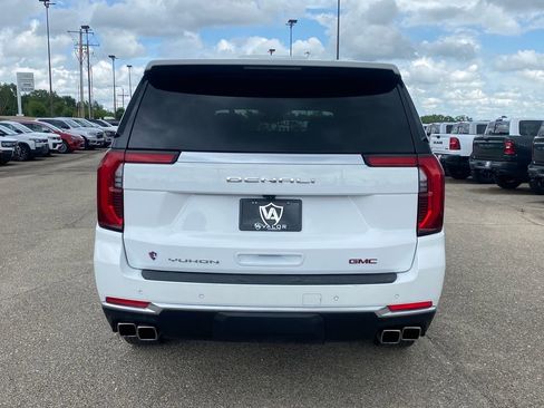 Used 2025 GMC Yukon XL Denali AWD/4WD image 5