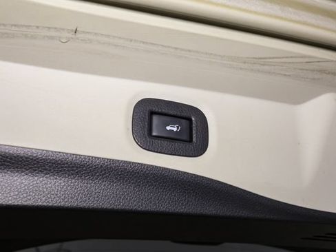 Used 2020 Nissan Rogue SV AWD/4WD image 12