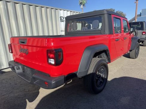Used 2022 Jeep Gladiator Sport image 5