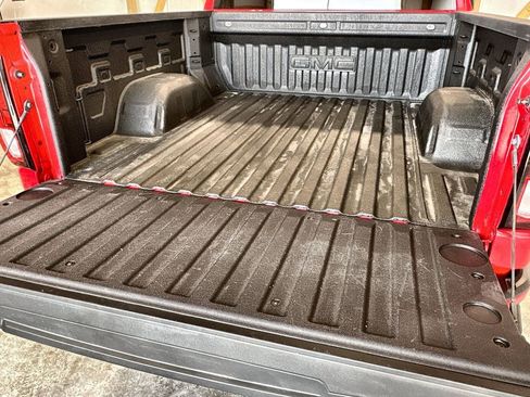 Used 2024 GMC Sierra 1500 Elevation image 11