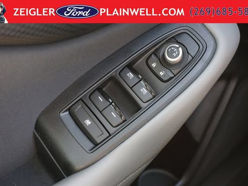 Used 2023 Subaru Outback Premium AWD/4WD image 29
