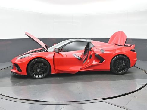 Used 2021 Chevrolet Corvette Stingray Preferred Conv w/ Z51 Performance Package RWD image 35