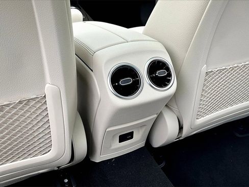 Used 2023 Mercedes-Benz CLA 250 4MATIC image 25