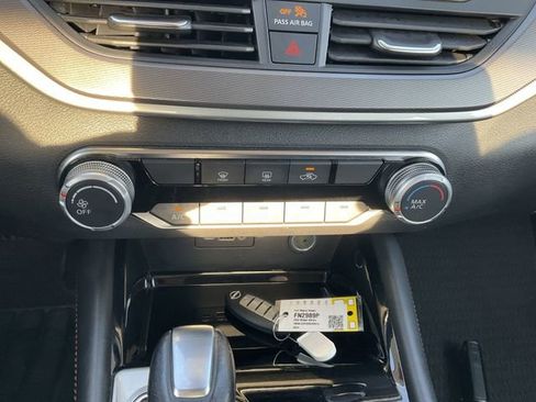 Certified 2024 Nissan Altima 2.5 SR image 17