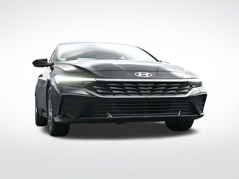 Used 2024 Hyundai Elantra SEL image 39