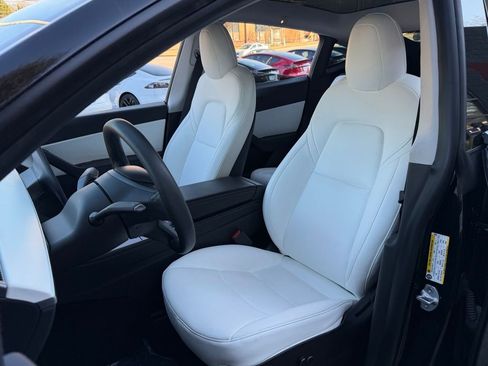 Used 2021 Tesla Model Y Long Range image 26