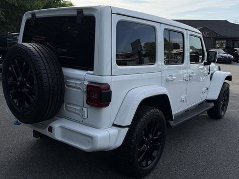 Used 2021 Jeep Wrangler Unlimited Sahara AWD/4WD image 17