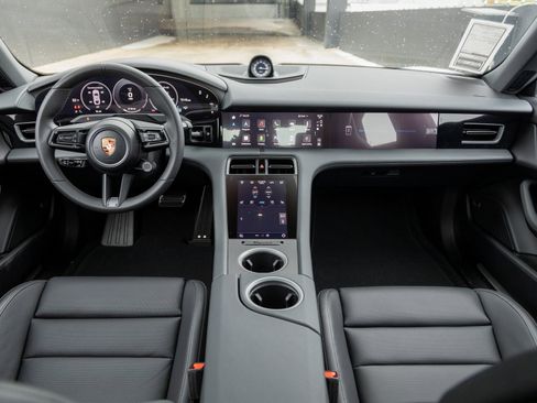 Used 2025 Porsche Taycan image 12