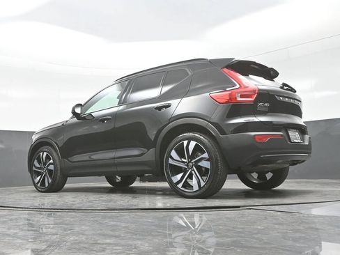 Used 2024 Volvo XC40 B5 Plus w/ Protection Package Premier AWD/4WD image 31