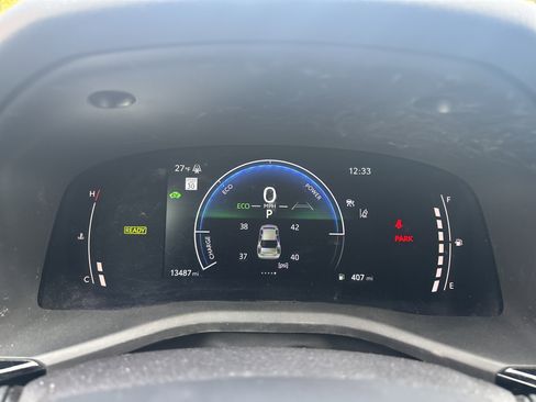 Used 2025 Toyota Camry SE image 21