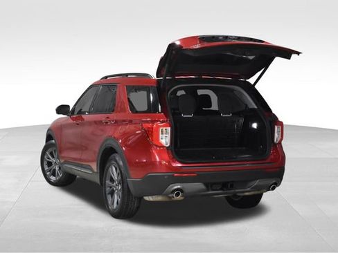 Used 2021 Ford Explorer XLT w/ Equipment Group 202A image 35