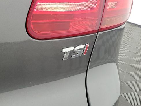 Used 2016 Volkswagen Tiguan SE FWD image 32
