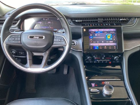 Used 2022 Jeep Grand Cherokee L Limited AWD/4WD image 18