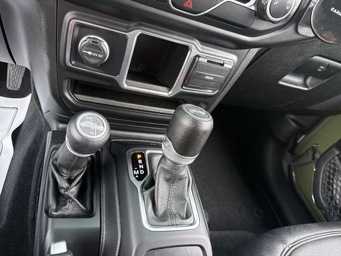 Used 2020 Jeep Wrangler Unlimited Sport AWD/4WD image 19
