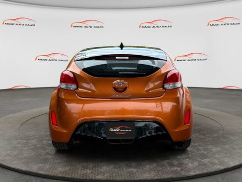 Used 2014 Hyundai Veloster w/ Style Package 02 FWD image 9