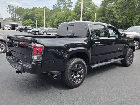 Used 2022 Toyota Tacoma Limited w/ Nightshade Package AWD/4WD image 14