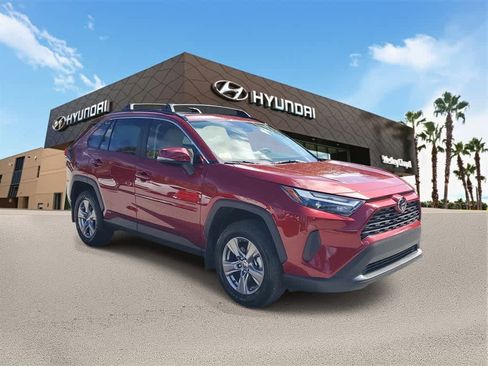 Used 2025 Toyota RAV4 XLE w/ Convenience Package image 4