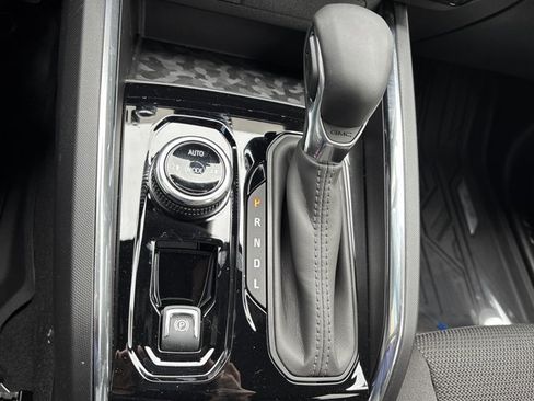 New 2025 GMC Canyon Elevation w/ Convenience Package image 34